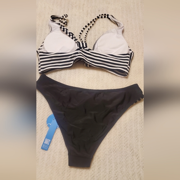 NWT striped bikini cupshe - Picture 2 of 3